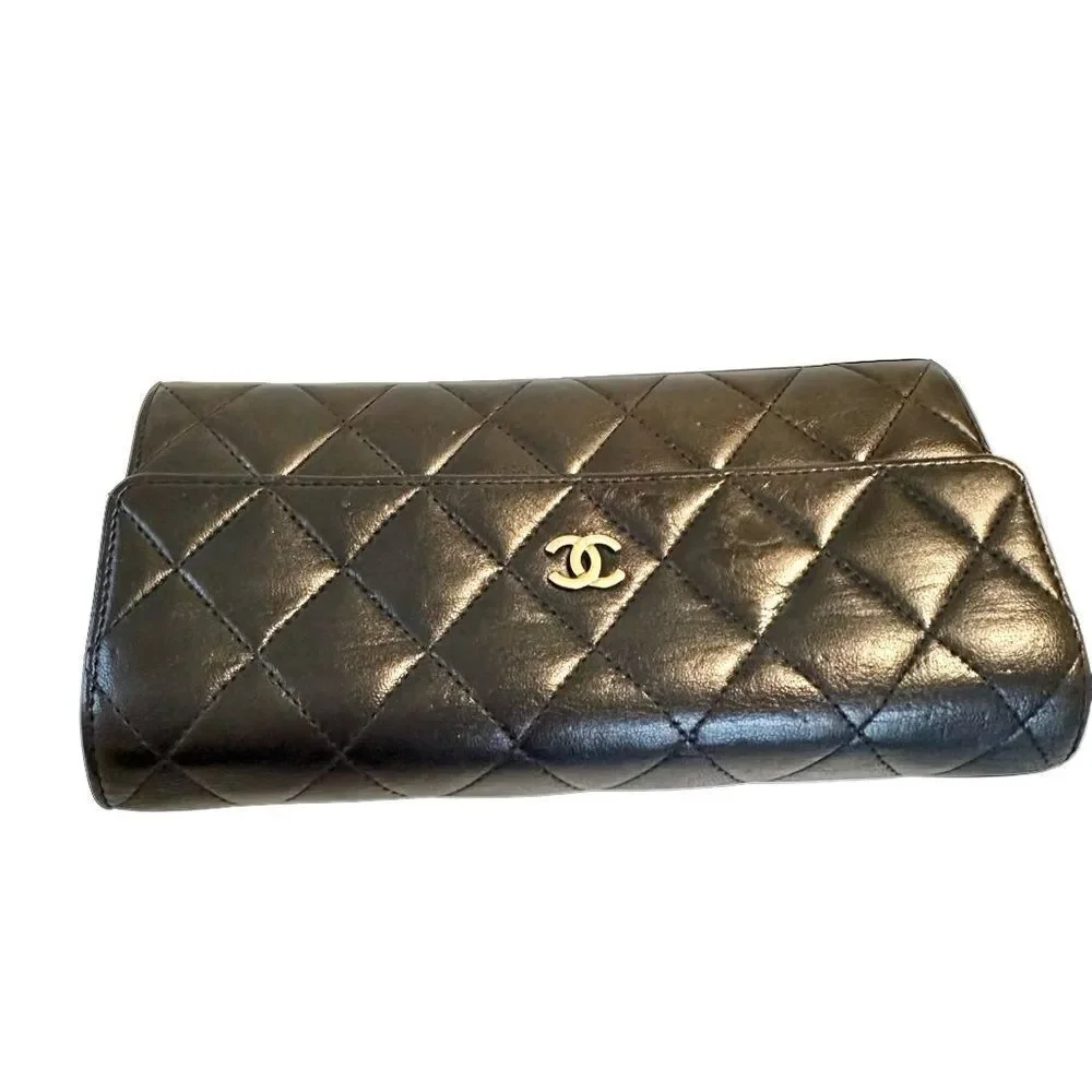 Chanel Black Quilted Leather Wallet